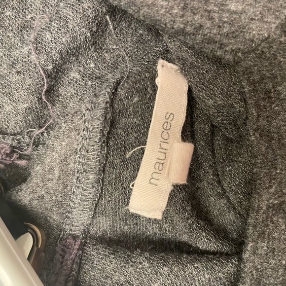 Maurices sz 2 cute oversized gray lace up back lightweight sweatshirt - Picture 4 of 4